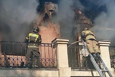 Фото В саду Аргаяшского района вспыхнули два дома и надворные постройки