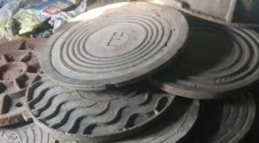 Фото В Челябинске снова начали массово воровать люки