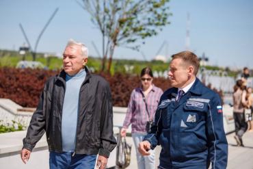 Фото Виктор Рашников оценил ход строительства объектов магнитогорского «Притяжения»