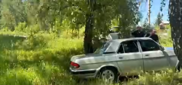 Фото В Долгодеревенском «Волга» насмерть задавила своего хозяина