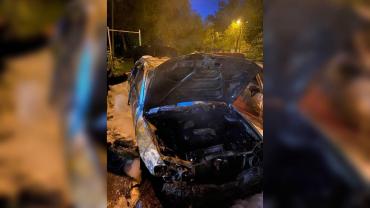Фото   В Ленинском районе челябинец сжег машину своего недруга