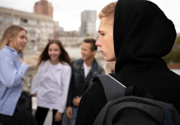 Фото Под прицелом – выпускники школ: в России появилась новая схема мошенничества