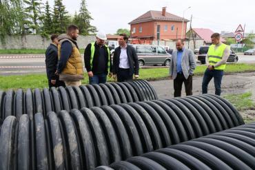 Фото В Челябинске меняют аварийные коллекторы на улицах Куйбышева и Братьев Кашириных