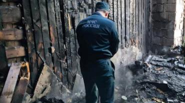 Фото В Челябинске в ночном пожаре погибла женщина