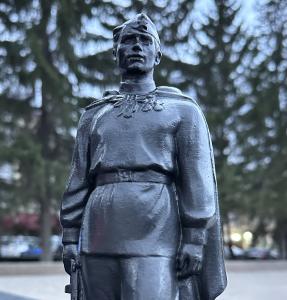 Фото Каслинский завод архитектурно-художественного литья отлил скульптуру «Алёша»