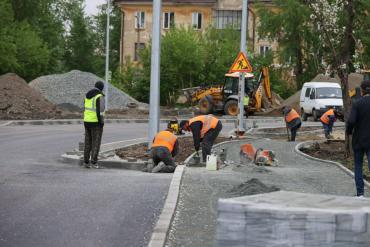 Фото В этом году дороги Челябинска отремонтируют на площади более миллиона квадратных метров