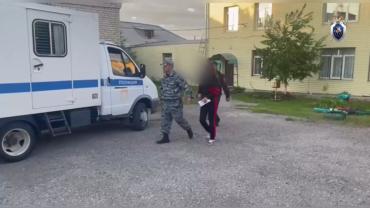 Фото Мать, пытавшуюся заказать убийство 12-летней дочери, заключили под стражу