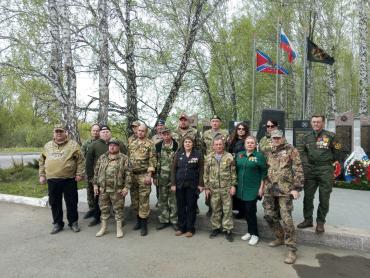 Фото В Челябинске почтили подвиг ополченцев Донбасса