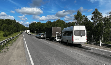 Фото В Челябинской области на трассе М-5 «Урал» в ДТП пострадали пять человек