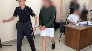 Фото В Златоусте пьяный водитель протащил по асфальту сотрудника ГАИ