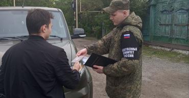 Фото К жителям частного сектора Челябинска пришли с проверкой военные следователи
