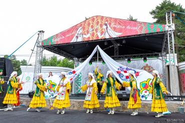 Фото Громко и по-летнему: в Челябинске отгремел Сабантуй