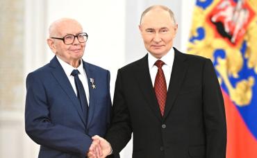 Фото Физик из Снежинска - Путину: «Шакалы из НАТО» «обломают зубы» об ядерный щит России