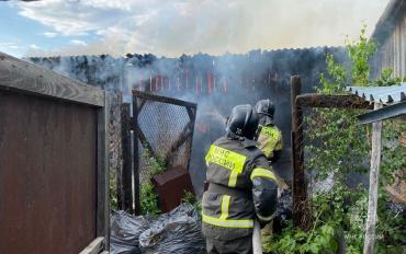 Фото В селе Октябрьское произошёл пожар