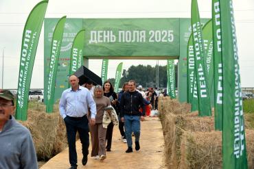 Фото Фермеры Челябинской области обсудили на «Дне поля» производственные планы