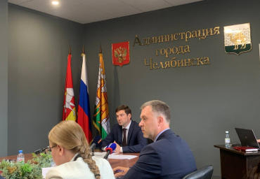 Фото В мэрии призвали УК бороться с рекламой наркошопов на многоквартирных домах