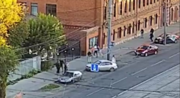 Фото В Челябинске у бара Topka произошла драка