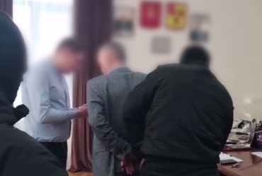 Фото В Челябинской области будут судить экс-замглавы Троицка, обвиняемого в получении взятки