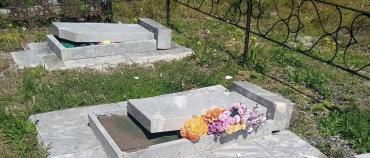 Фото В Снежинске вандалы осквернили целое кладбище