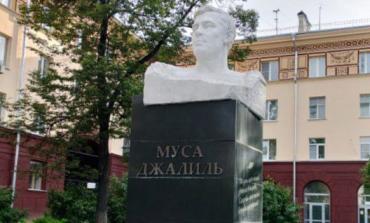 Фото   В Челябинске восстанавливают памятник Мусе Джалилю