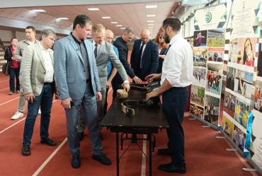 Фото Спорт для всех: депутаты Челябинской гордумы побывали в уникальной спортшколе «Преодоление»