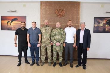 Фото Глава Еткульского района встретился с участниками СВО