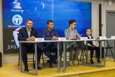 Фото Челябинцев приглашают стать частью «Парада первоклассников-2025»