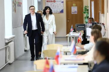 Фото Алексей Текслер принял участие в выборах депутатов Заксобрания региона