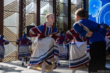 Фото День города: полный гид по развлечениям – от театров до гончарного искусства