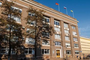 Фото В Челябинске решат проблему с узким тротуаром на Барбюса