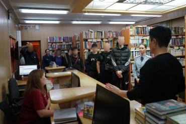Фото Проблемных подростков Челябинска просвещали в областной библиотеке для молодежи