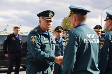 Фото Александр Куренков посетил в Челябинской области Уральский центр МЧС и завод «ДСТ-УРАЛ»