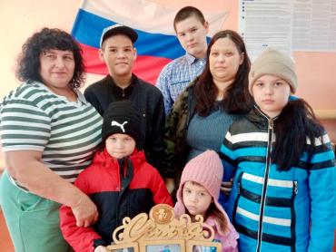 Фото Более 430 тысяч южноуральцев проголосовали на выборах в первый день ЕДГ-2025