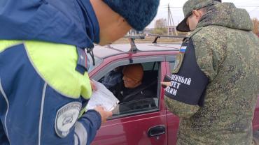 Фото На дорожной развязке в Челябинске водителей проверяли военные следователи