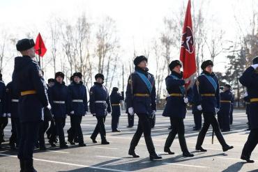 Фото В Челябинске с окончанием учёбы поздравляли новоиспечённых офицеров-штурманов
