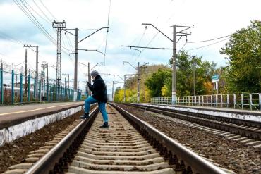Фото В 2025 году травмировано 13 южноуральцев, не соблюдавших правила безопасности на ЮУЖД