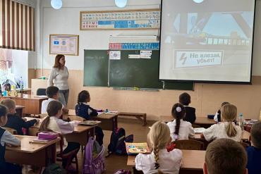 Фото ЮУЖД напомнили школьникам и родителям о безопасности на объектах железной дороги