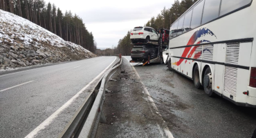 Фото На трассе в Челябинской области автобус с детьми столкнулся с «МАЗом»