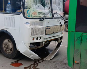Фото В Челябинске возбудили уголовное дело после столкновения «Волгабуса» и ПАЗа»