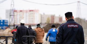 Фото Челябинка фиктивно прописала в своих квартирах более 35 мигрантов