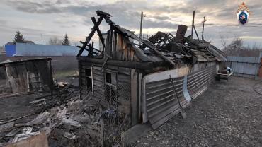 Фото Жительница Троицка, приревновав бывшего сожителя, подожгла его дом вместе с людьми (ВИДЕО)