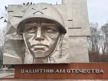 Фото В Саду Победы Челябинска завершили реставрацию памятника воинам Великой Отечественной 