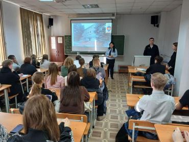 Фото Студентам челябинского колледжа рассказали о правовых последствиях противоправного поведения