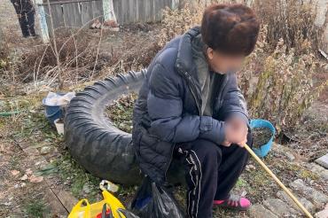 Фото В Чесме женщина оставила на улице ставшего ей ненужным пожилого мужчину