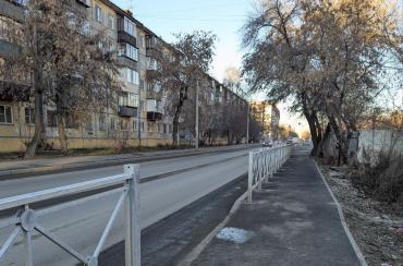 Фото Жители Ленинского района радуются новому тротуару на Барбюса