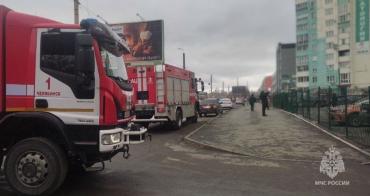 Фото Пожар в Челябинске: МЧС спасло двух человек из горящей квартиры