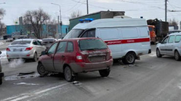 Фото В Челябинске на Копейском шоссе произошло ДТП с участием машины скорой помощи