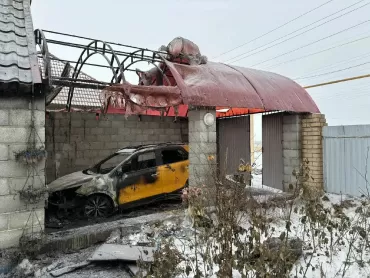 Фото Селяне из Кизильского лишились гаража и машин из-за новогодней гирлянды