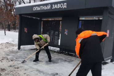 Фото Челябинск от снега расчищают более 500 дорожных рабочих