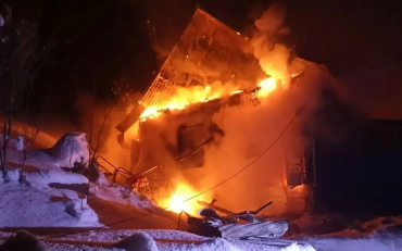Фото Жительница Миньяра из-за пожара осталась без дома
